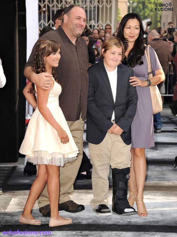 Growing Up in the Shadow of Greatness Growing Up in the Shadow of Greatness